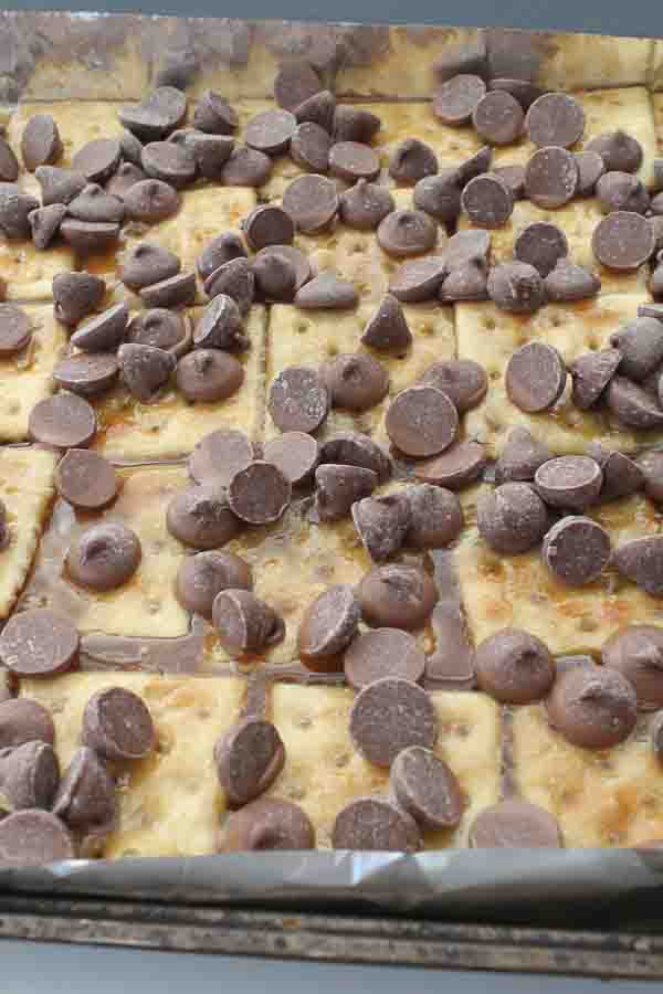 chocolate chips for melting on cristmas crack
