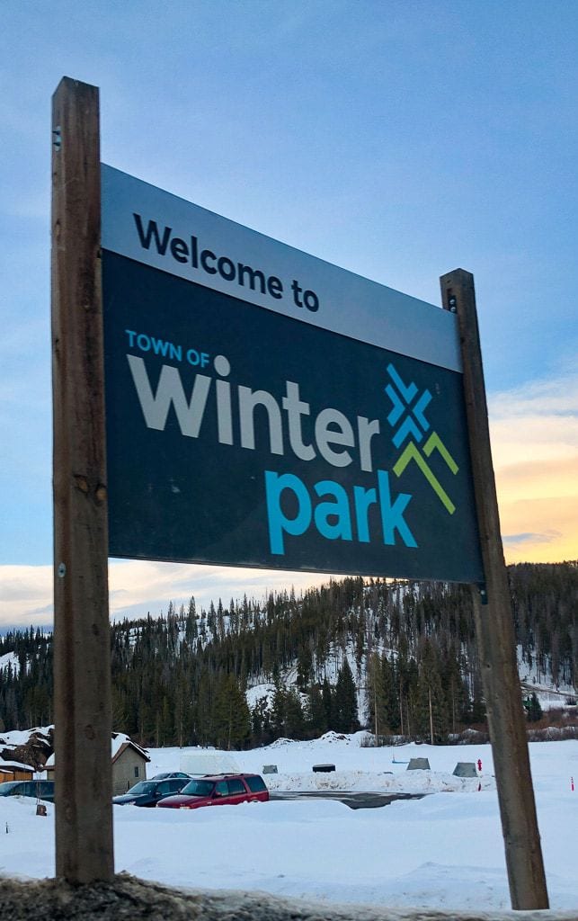 entrance to winter park sign